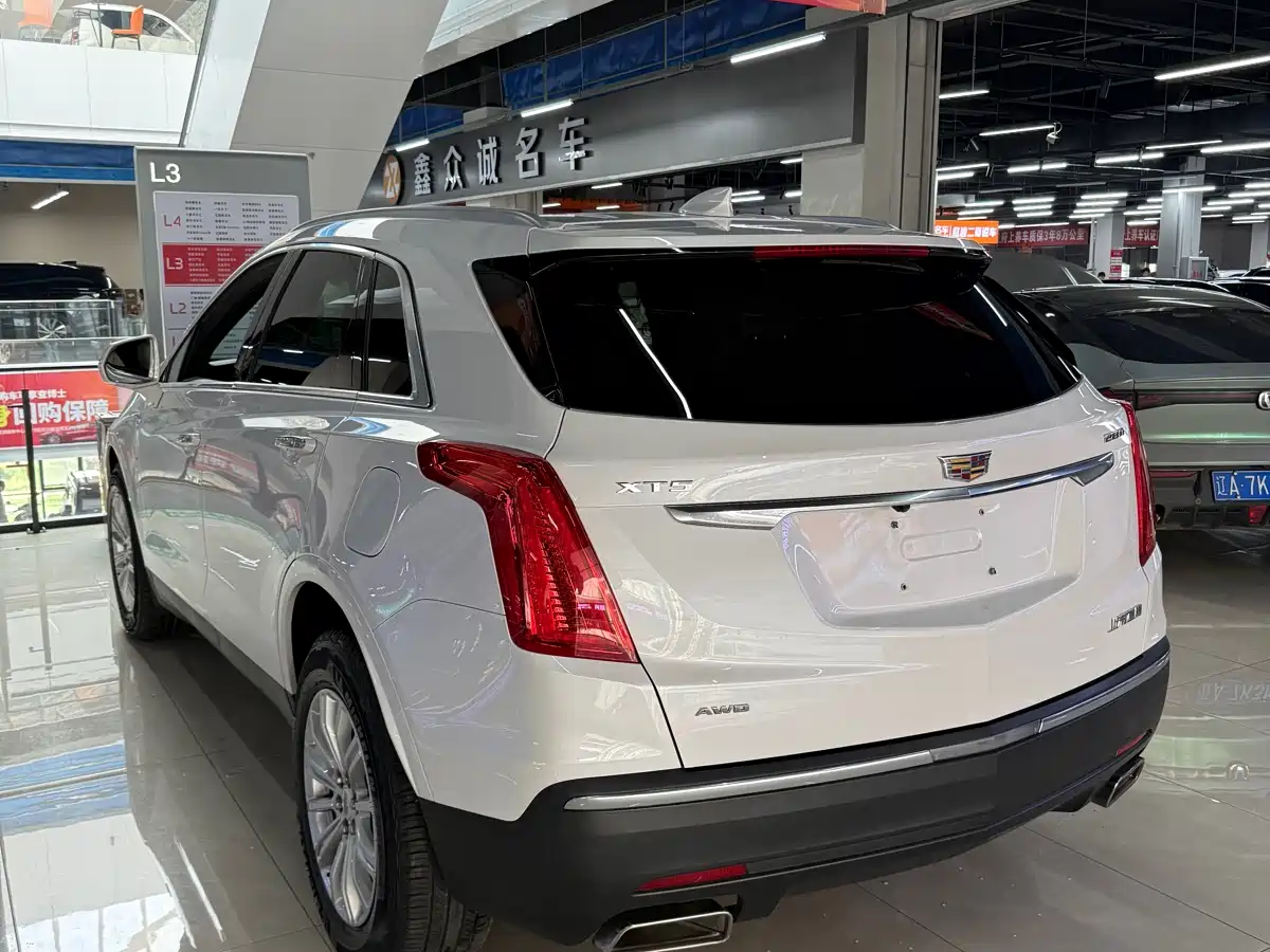 Cadillac XT5 2016 28T AWD Technology Model фото 7