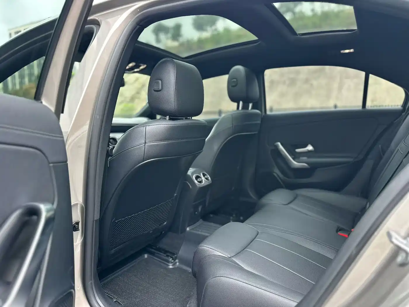 Mercedes-Benz A-Class 2021 A 200 L Sport Sedan Fashion Edition фото 5