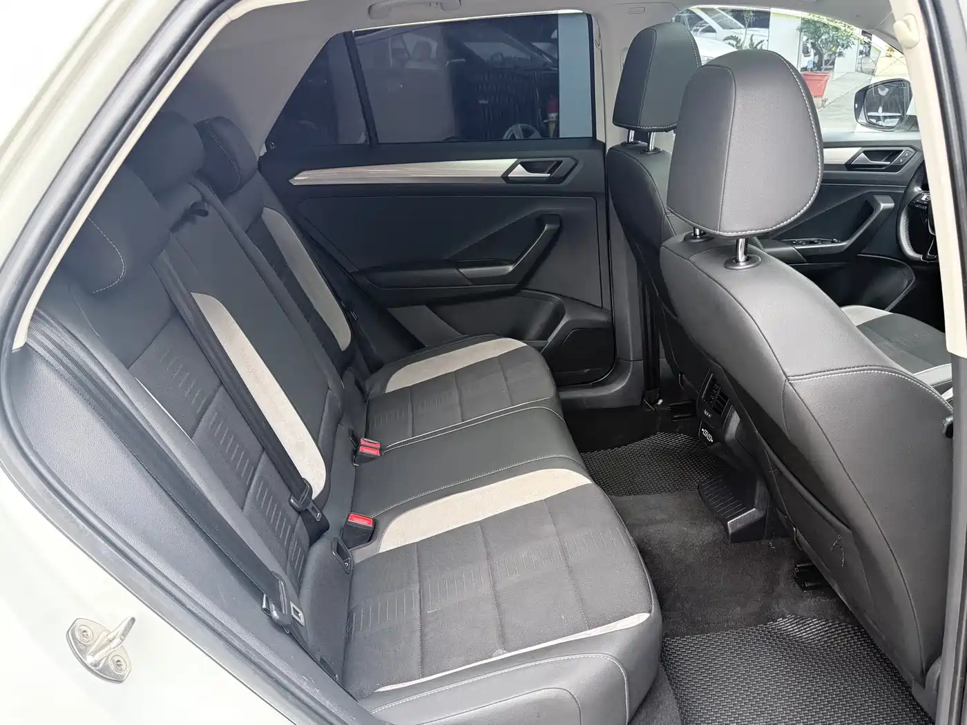 Volkswagen T-ROC 2022 280TSI DSG 2WD Elite PLUS фото 9