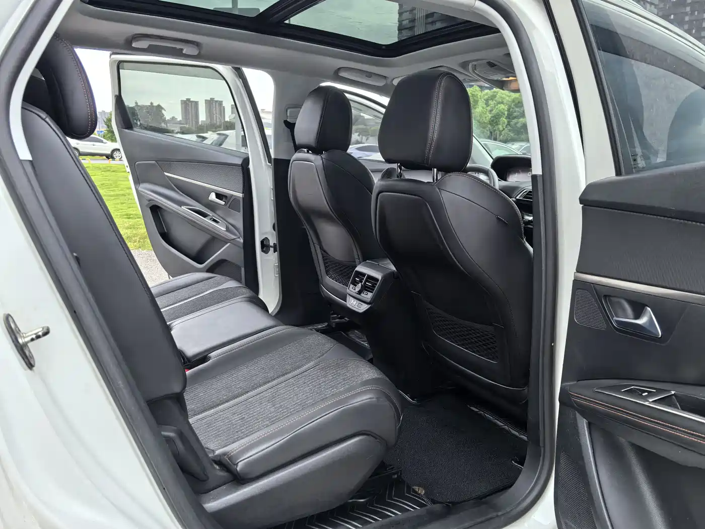 Peugeot 5008 2017 380THP 7-seat Elite Edition фото 12