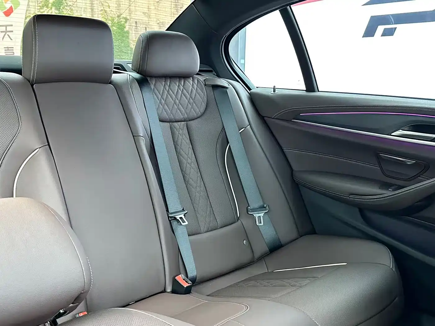 BMW 5 Series 2023 530Li Leading M Sport Package фото 15