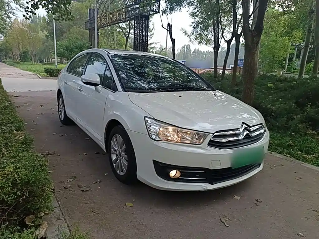 Citroën C-Quatre 2015 2013 Model Sedan 1.6L Manual Luxury Style