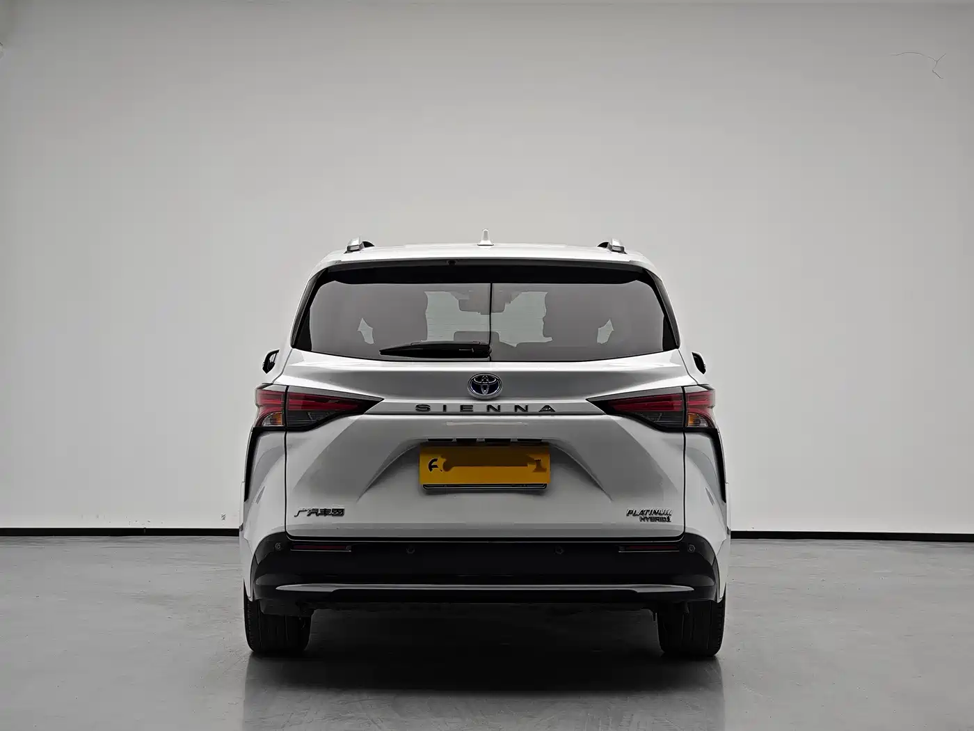 Toyota Sienna 2021 2.5L Hybrid Platinum Edition фото 5