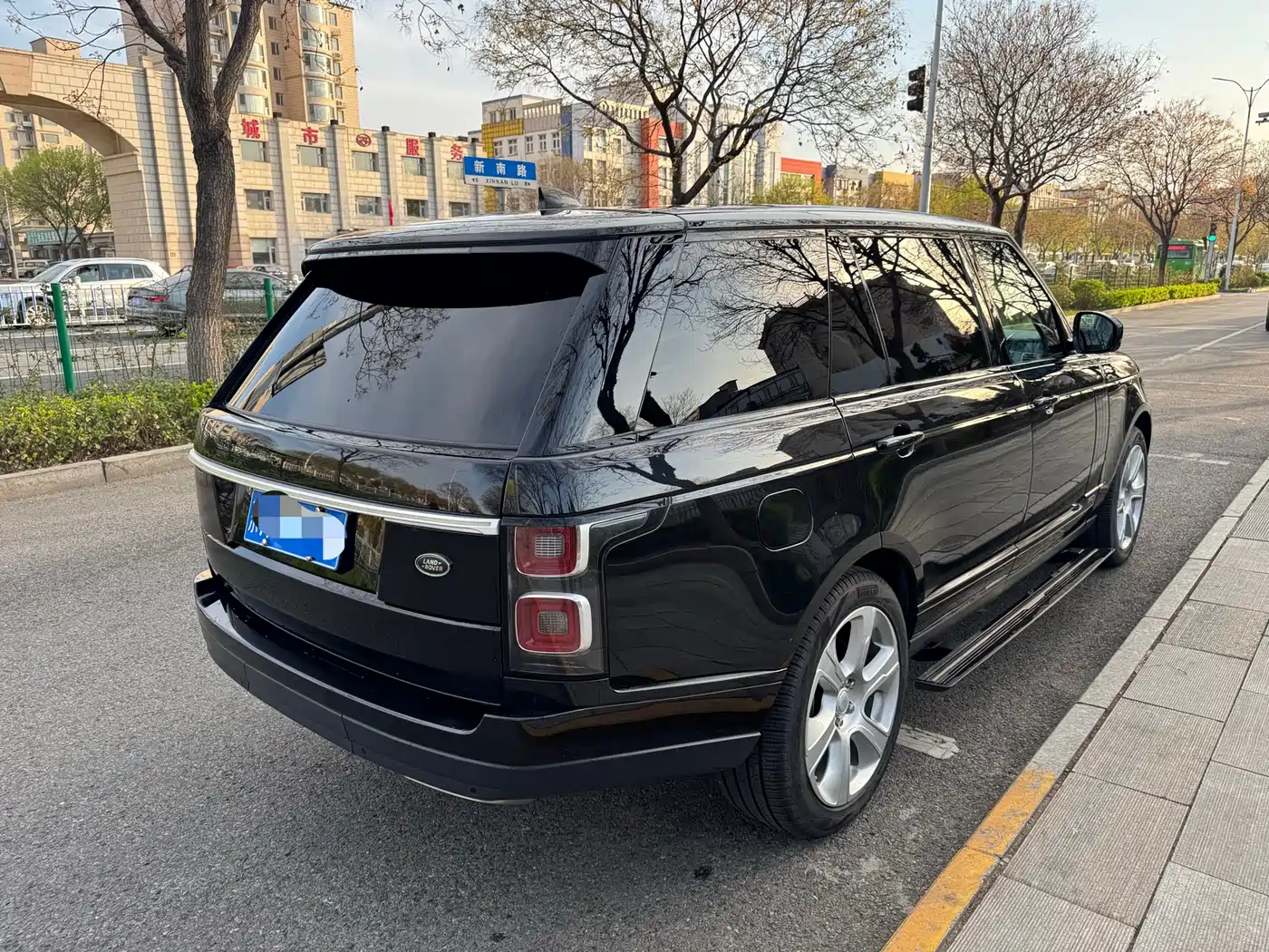 Land Rover Range Rover 2020 3.0 L6 Heritage Extended Edition фото 5