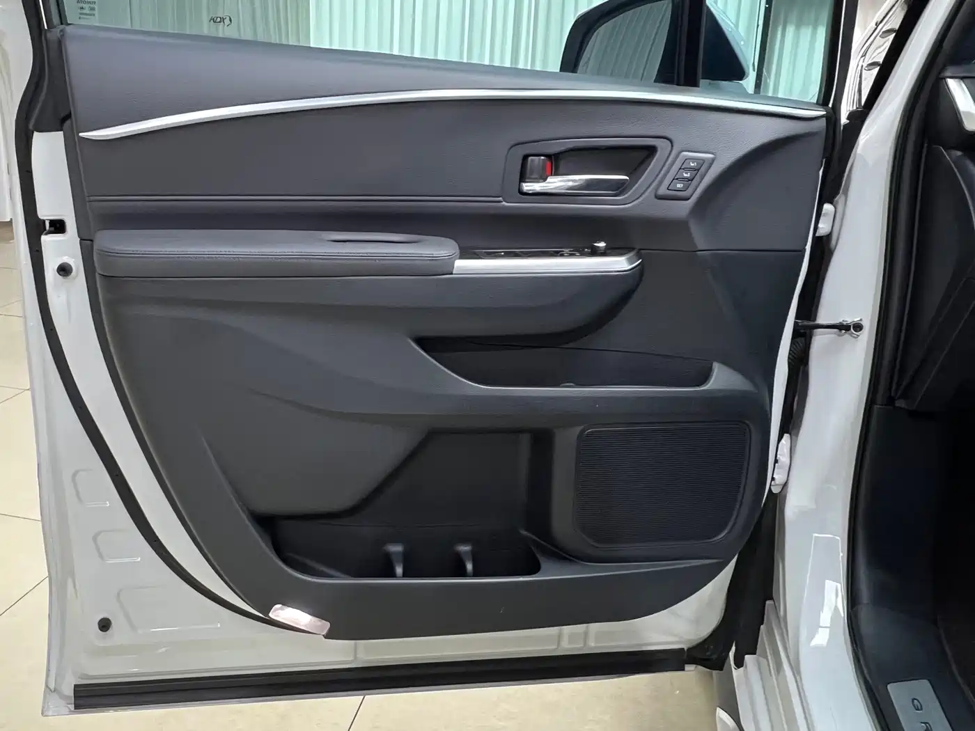 Toyota Granvia 2023 2023 2.5L Hybrid VIP Edition