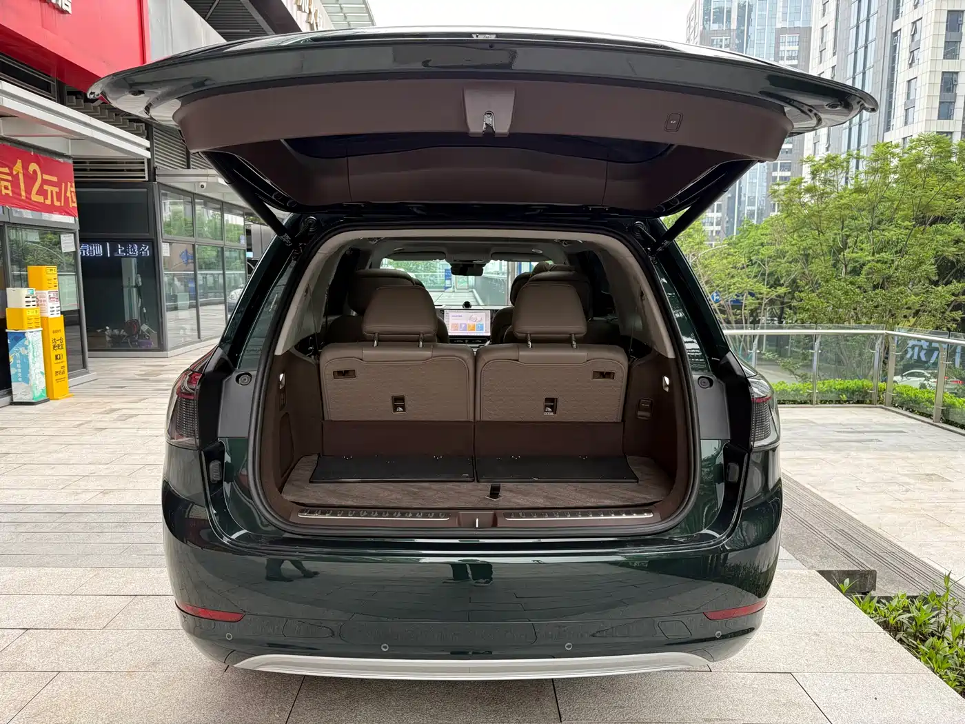 AITO Wenjie AITO M9 2024 Range Extender Max Edition 42kWh 6-seater фото 18