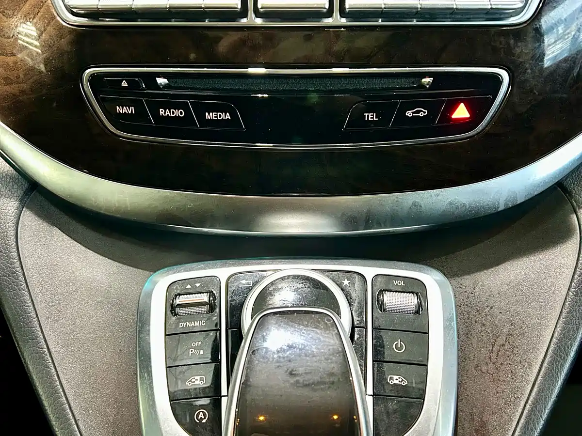 Mercedes-Benz V-Class 2018 V 260 Premium Edition China V фото 15