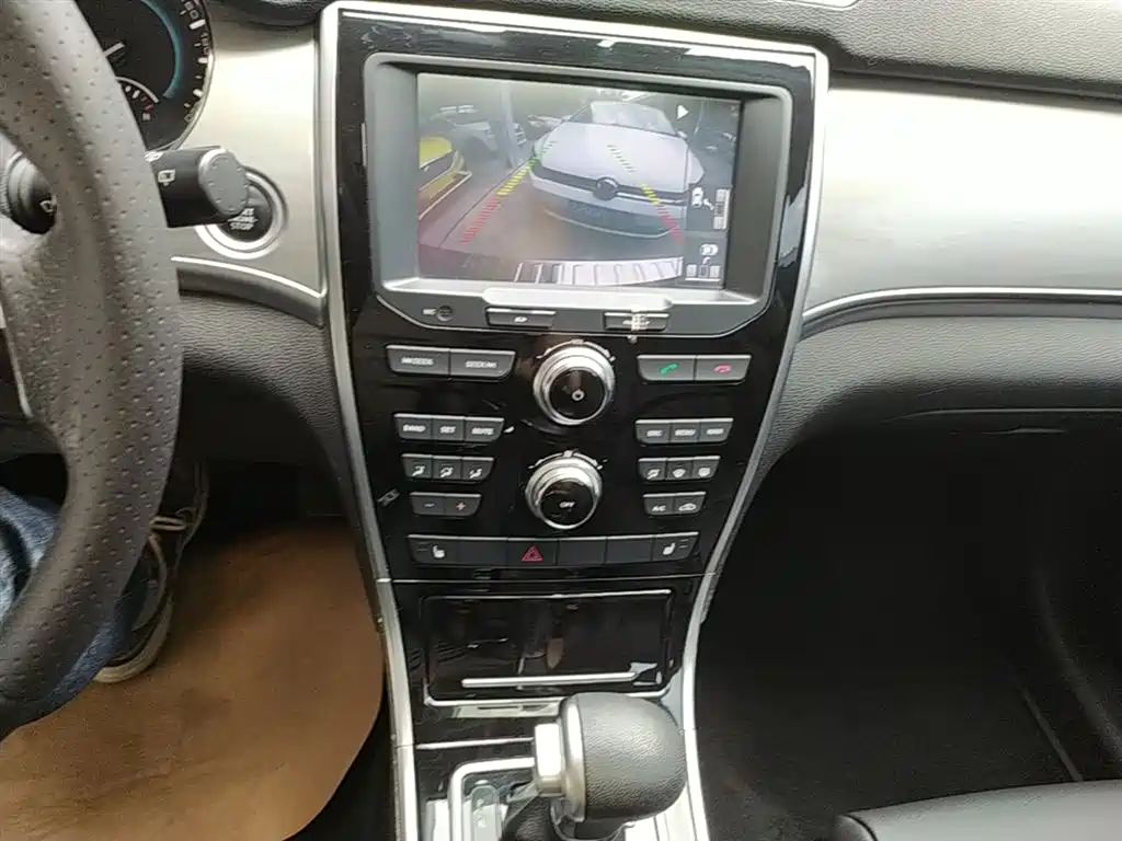 Haval H2 2015 1.5T Automatic 2WD Elite Edition фото 13