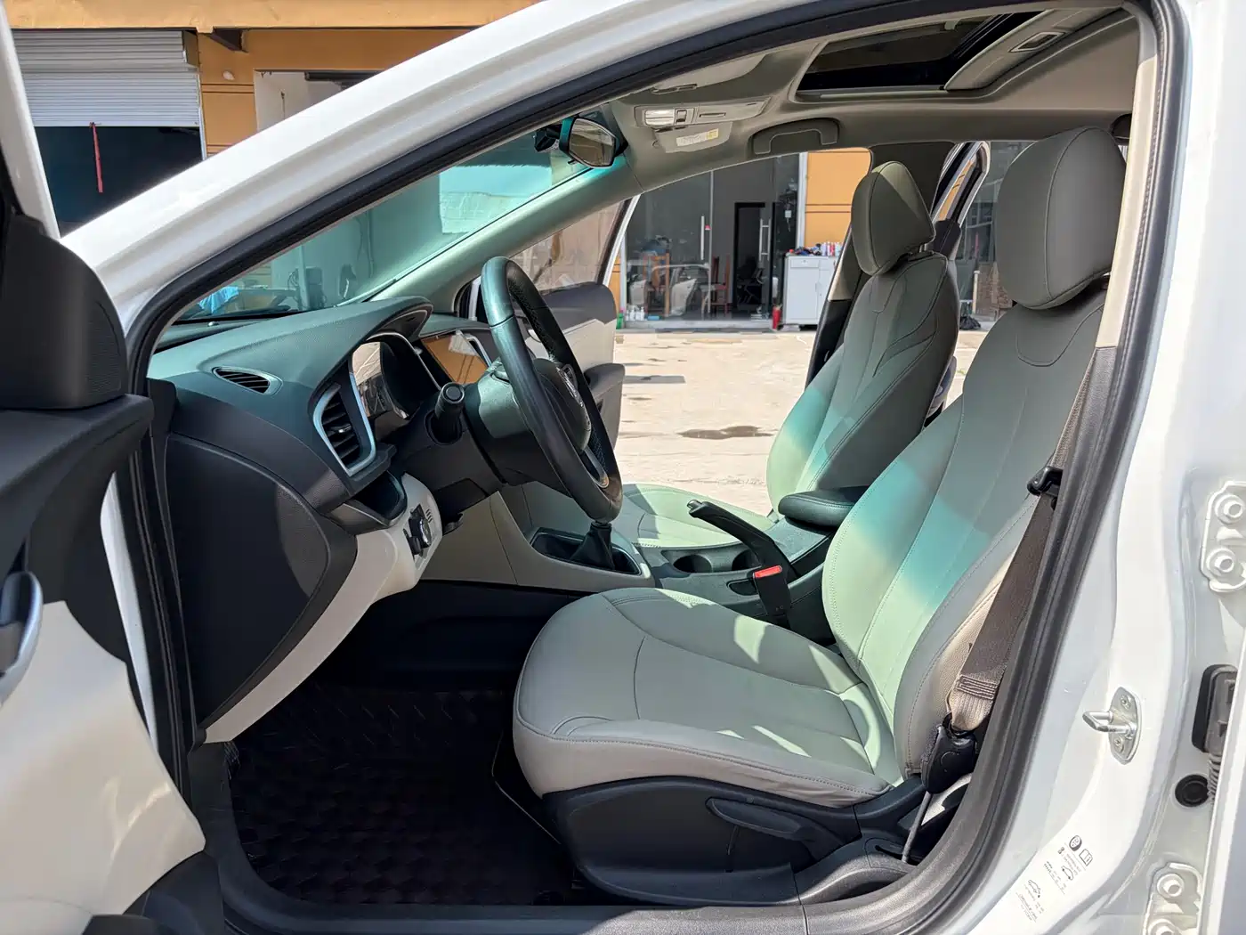 Buick Excelle 2018 15T Manual Elite (China V) фото 5
