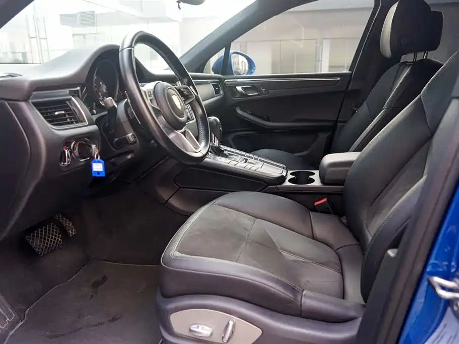 Porsche Macan 2016 Macan 2.0T фото 13