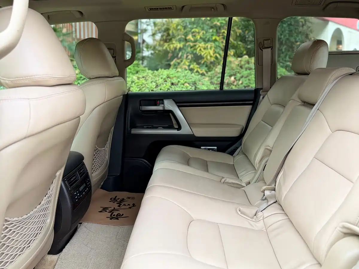Toyota Land Cruiser 2010 Model 4.0L Automatic VX фото 9