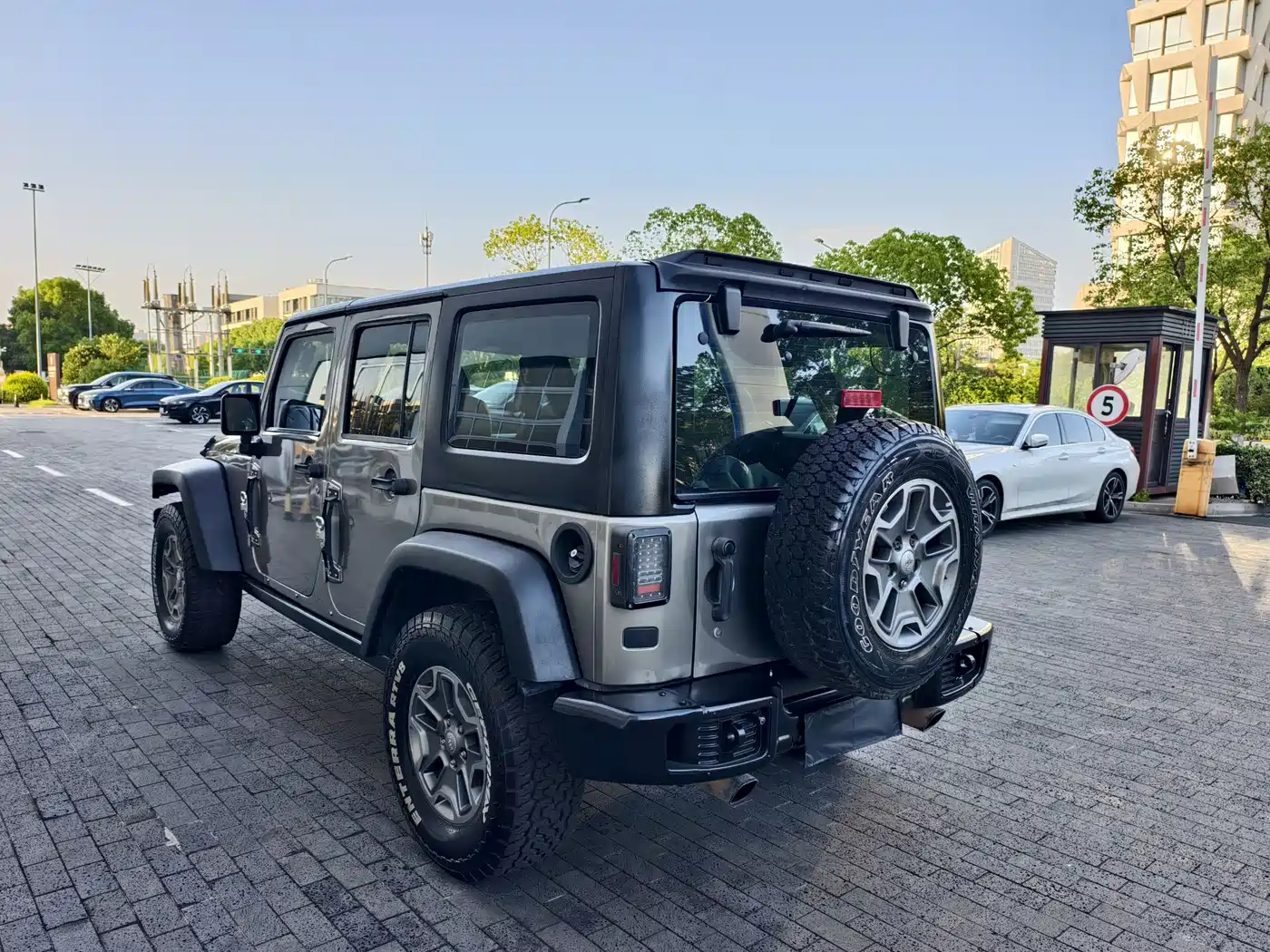 Фото 7 - Jeep Wrangler