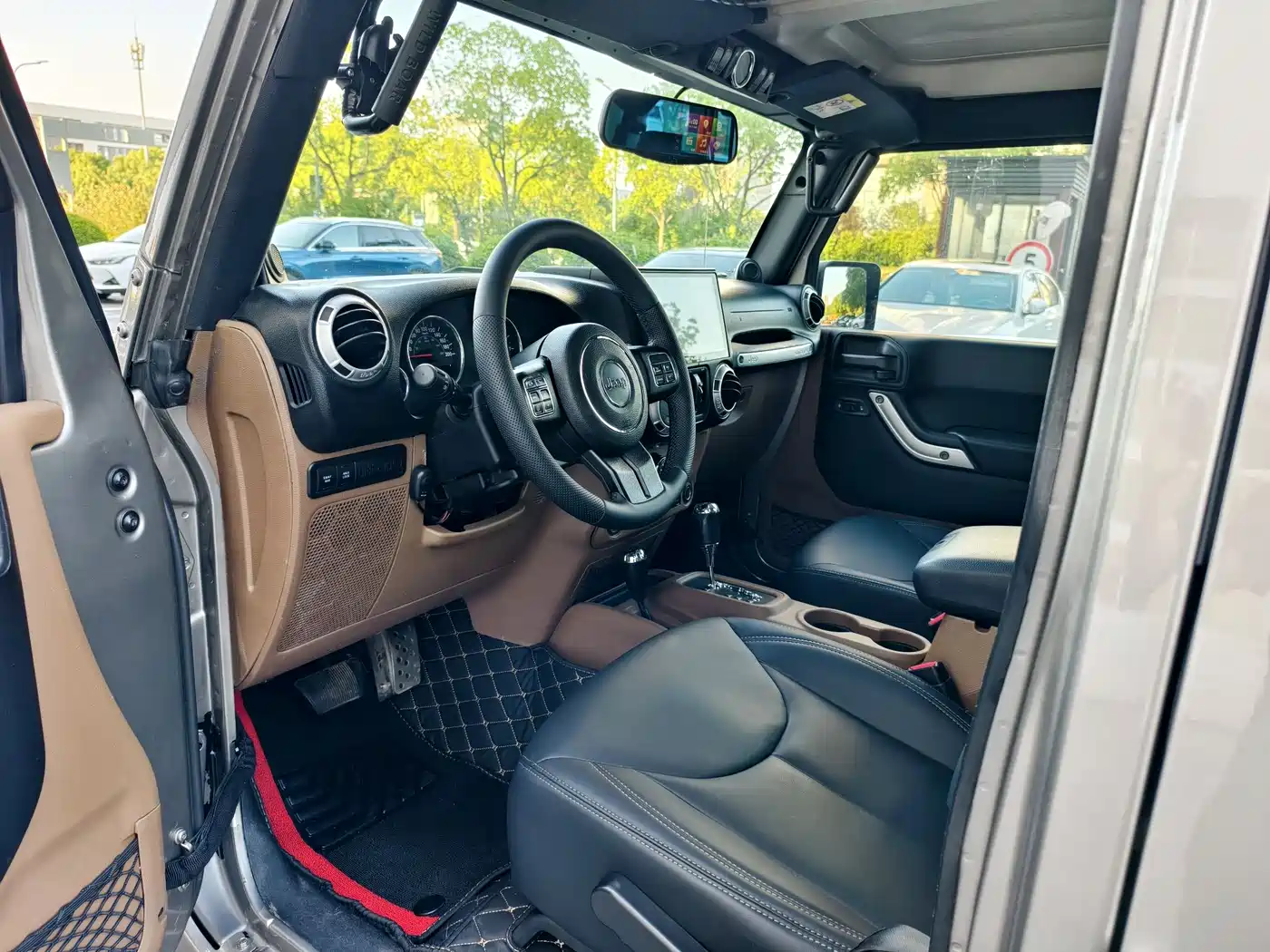 Фото 12 - Jeep Wrangler