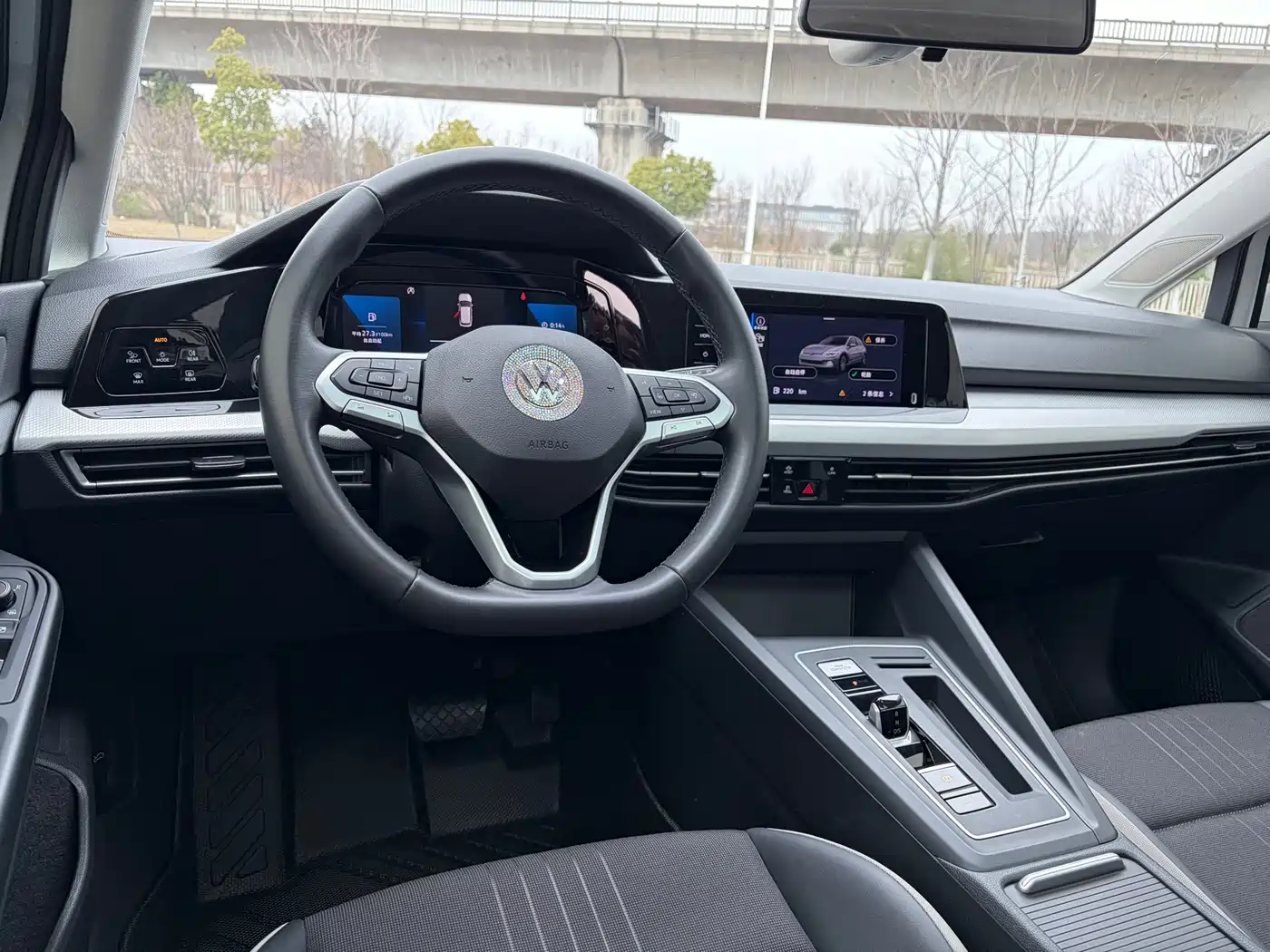 Volkswagen Golf 2023 Facelift 200TSI DSG Pro фото 13