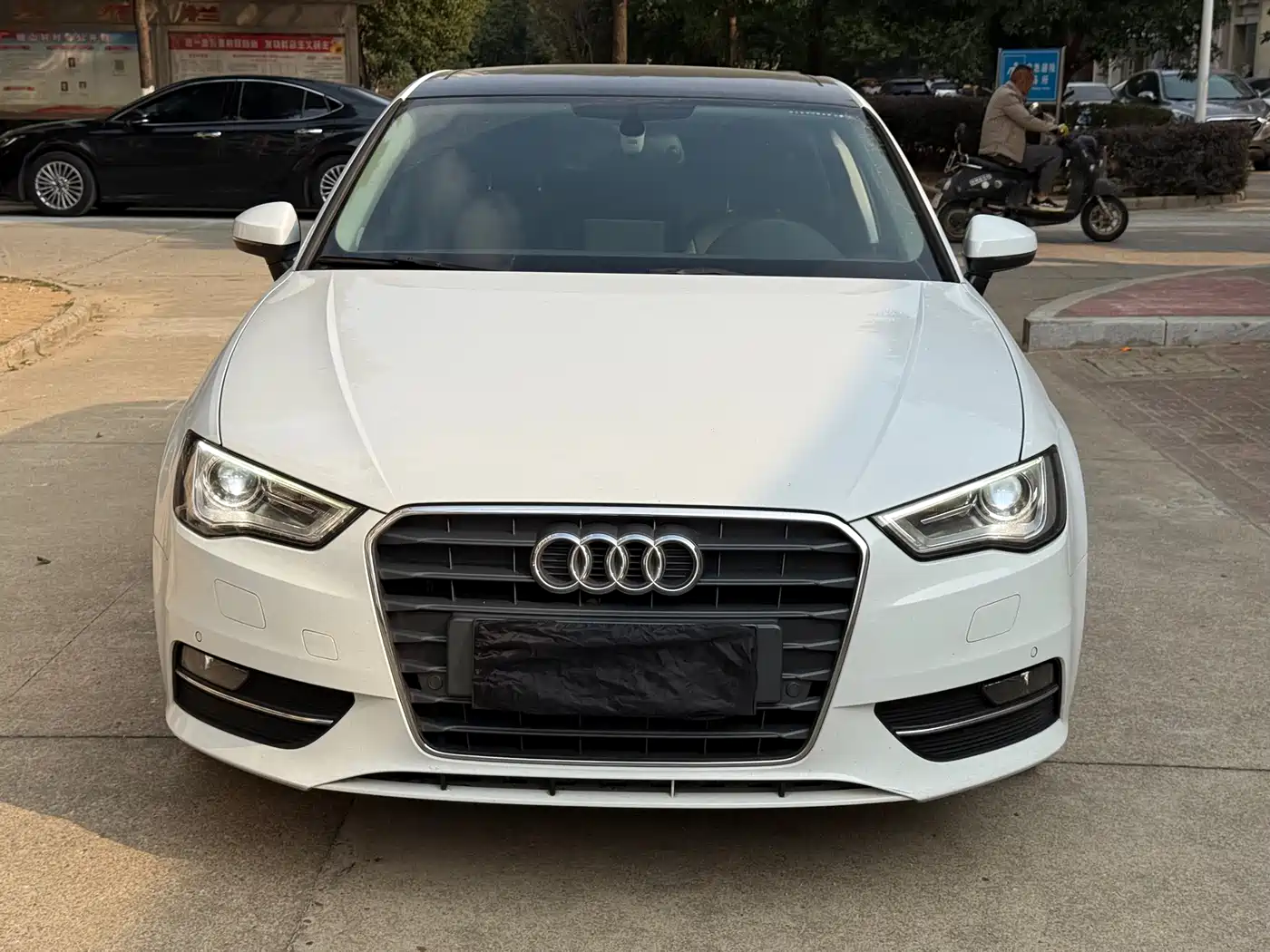 Audi A3 2016 Sportback 35 TFSI Leadership фото 2
