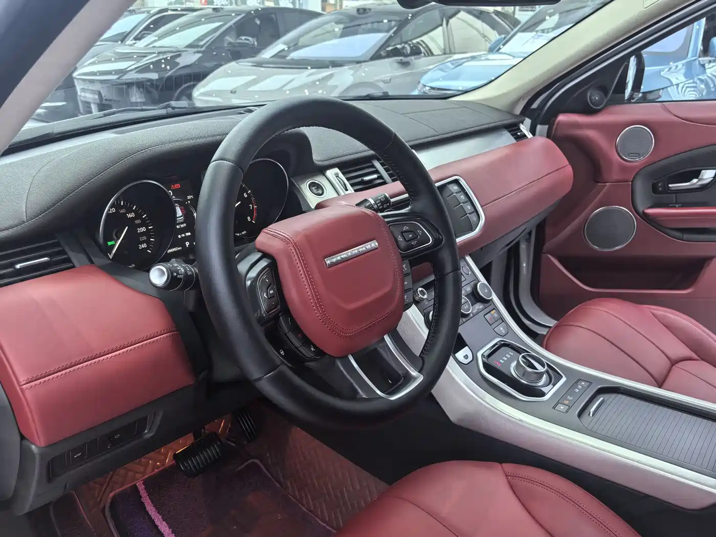 Land Rover Range Rover Evoque 2016 2.0T SE ZhiYao фото 6