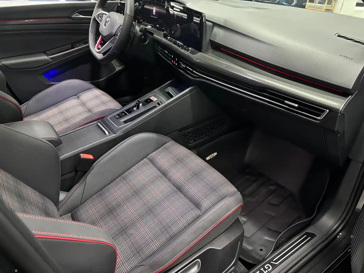 Volkswagen Golf GTI 2023 380TSI DSG GTI фото 13