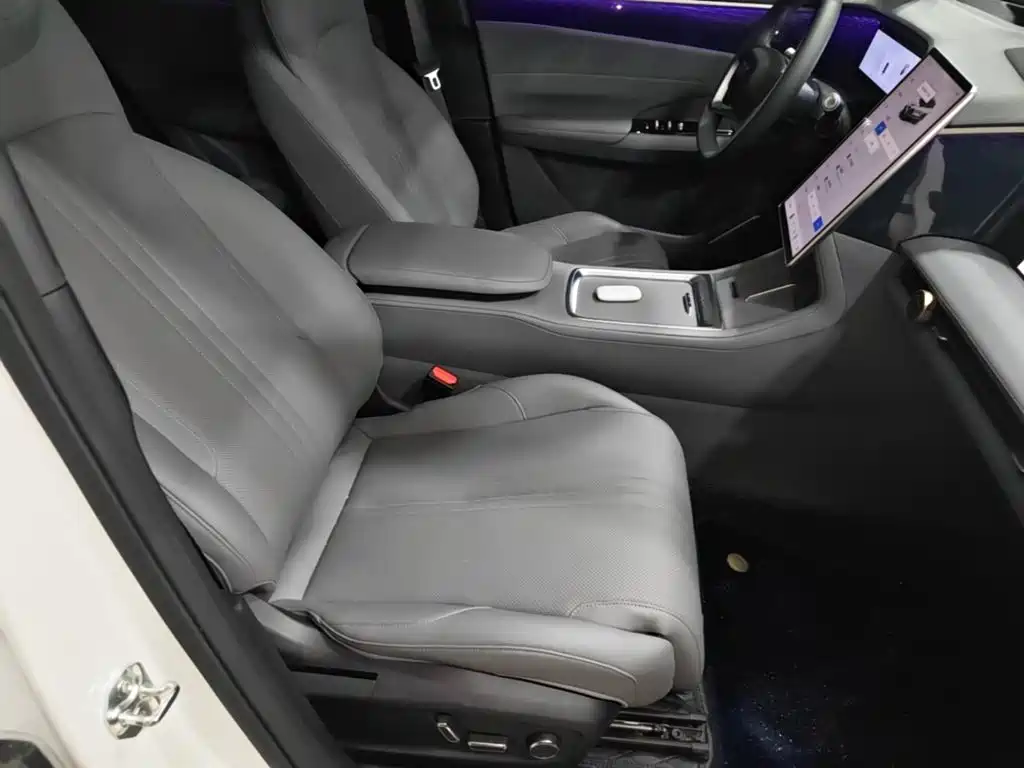Geely Galaxy Galaxy L7 2025 2025 EM-i 115km Explorer+ Edition