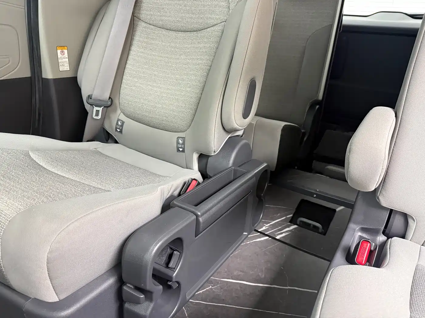 Toyota Sienna 2023 2.5L Hybrid Comfort Edition фото 20