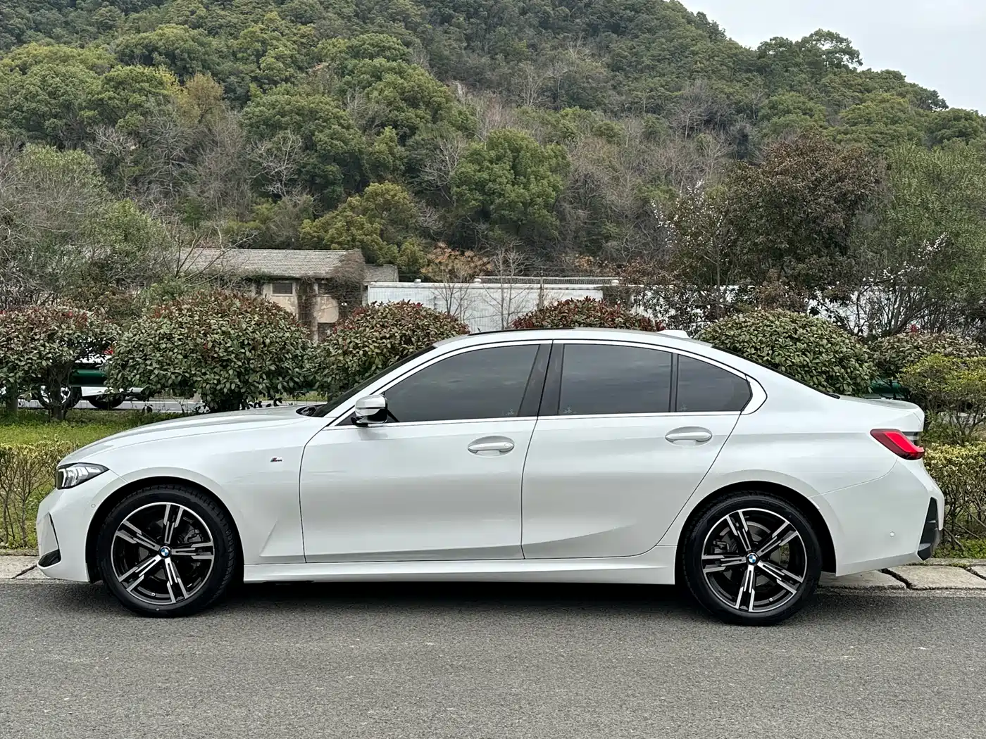 BMW 3 Series 2024 325i M Sport Package фото 3
