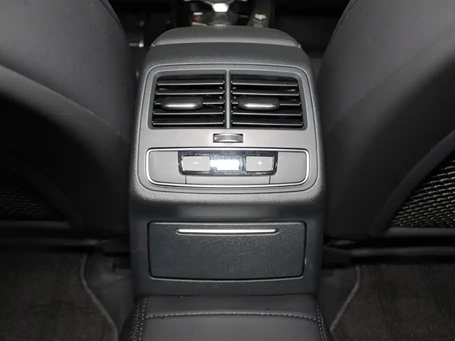 Audi A4L 2024 40 TFSI quattro RS Kit Speed Edition фото 14
