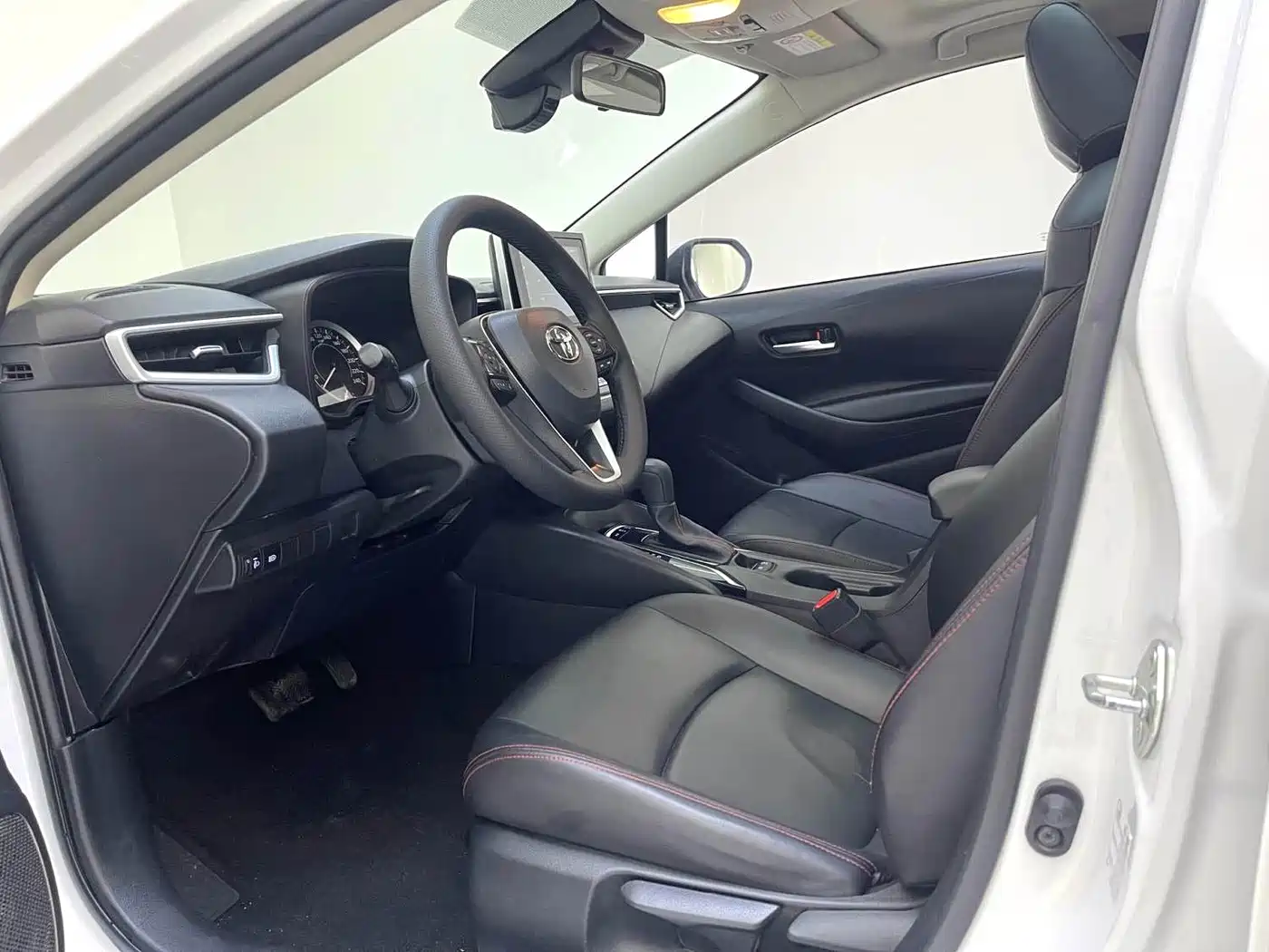 Toyota Corolla 2021 1.2T S-CVT Elite PLUS Edition фото 4