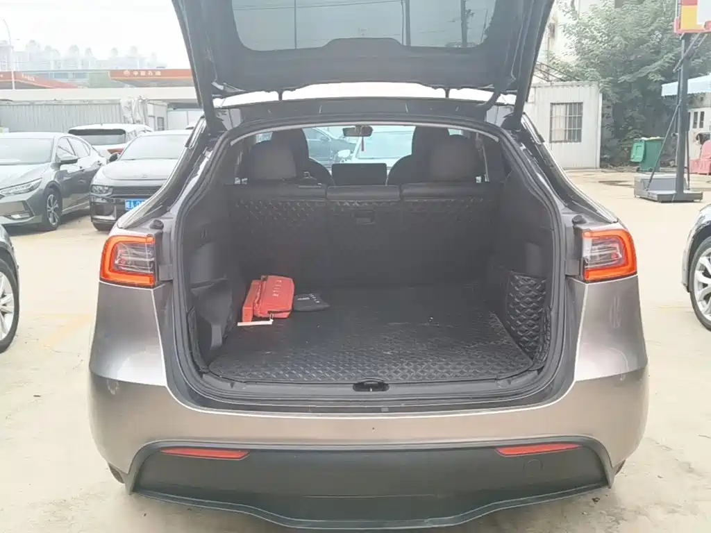 Photo 19 - Tesla Model Y