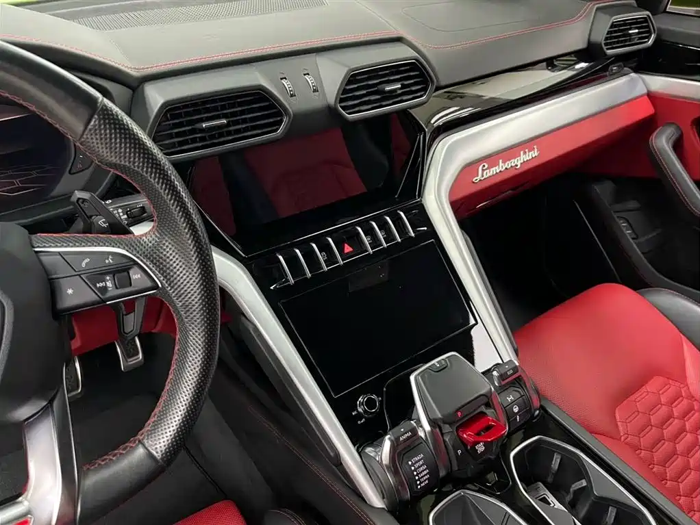 Lamborghini Urus 2021 4.0T V8 фото 16