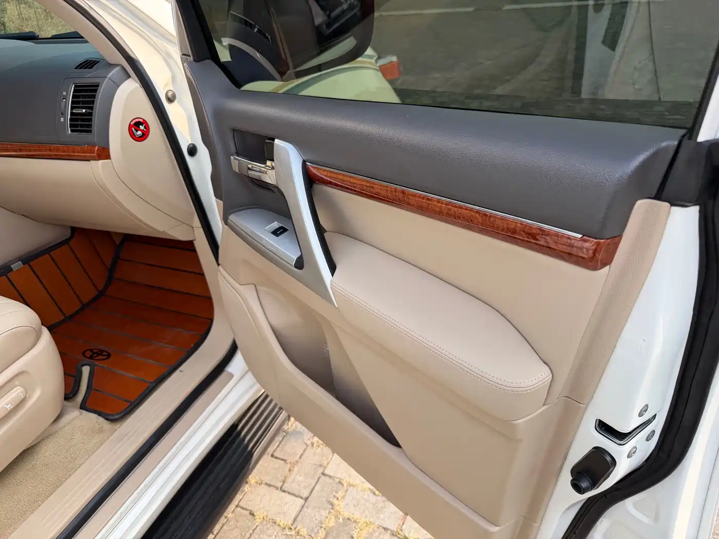 Toyota Land Cruiser 2013 2012 4.6L Automatic VX-R