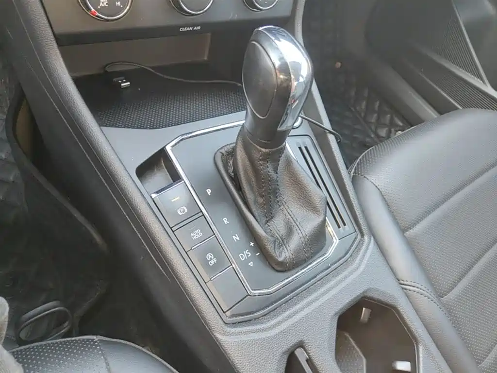 Volkswagen Lavida 2019 1.5L Automatic Comfort Edition China VI фото 14