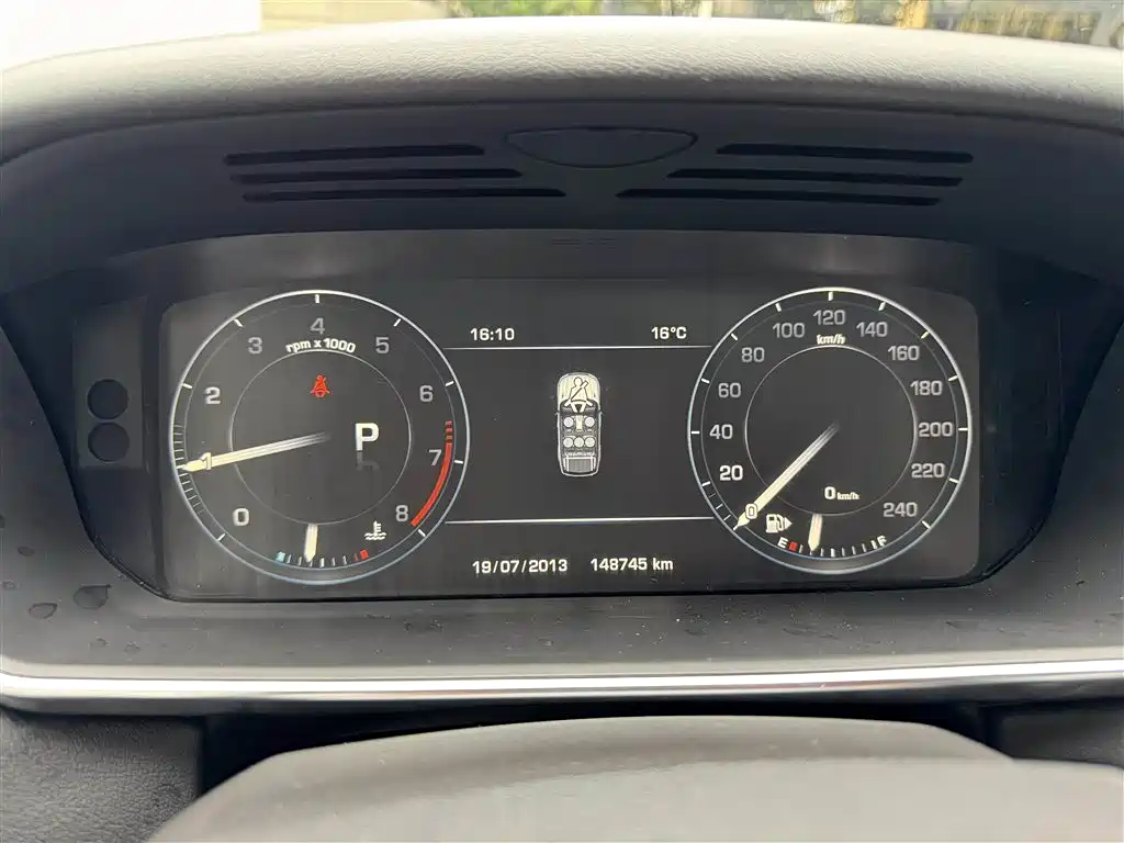 Land Rover Range Rover Sport 2016 Model 2.0 GTDi HSE фото 18