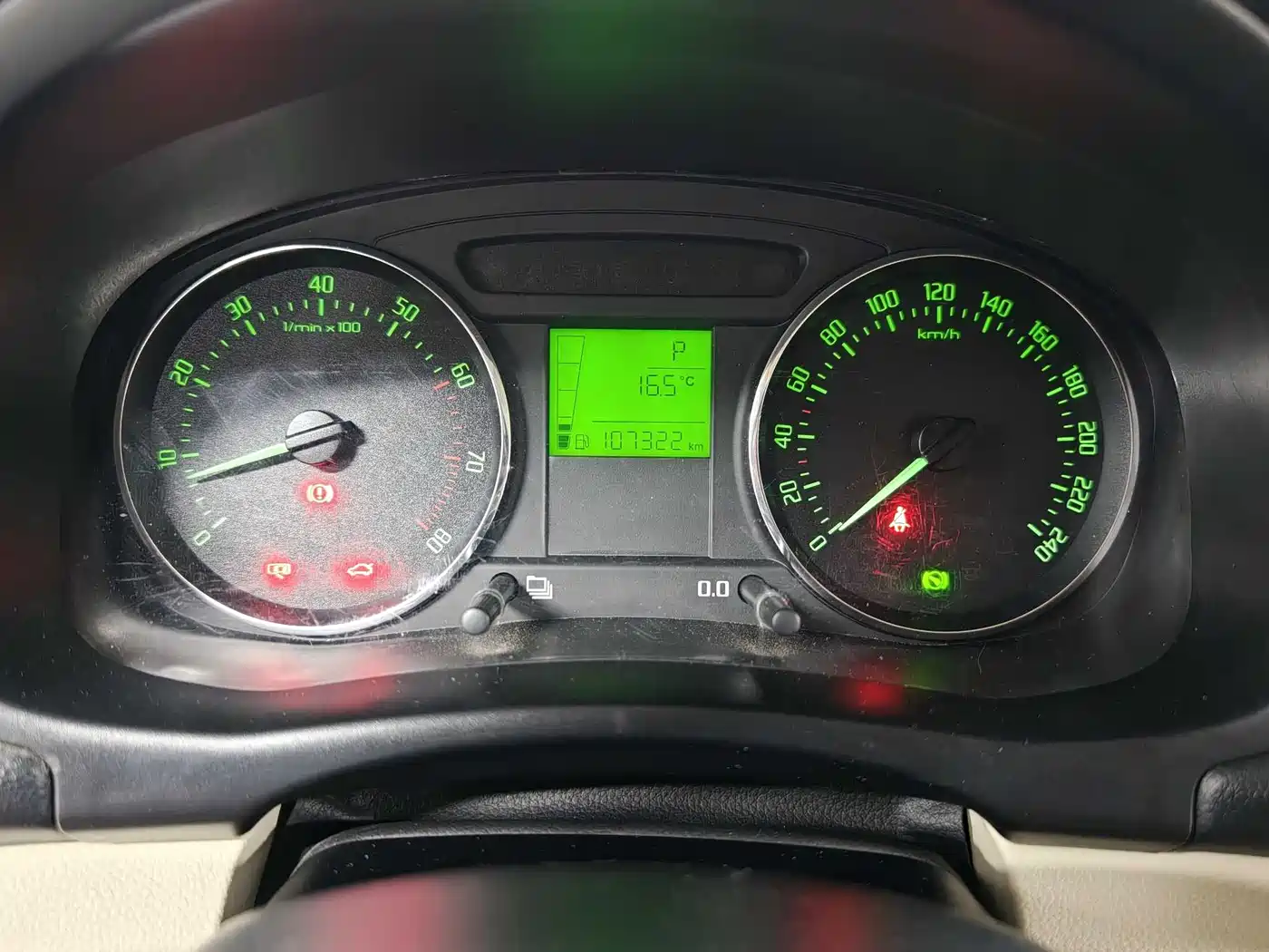 Škoda Fabia 2012 1.6L Scout фото 15