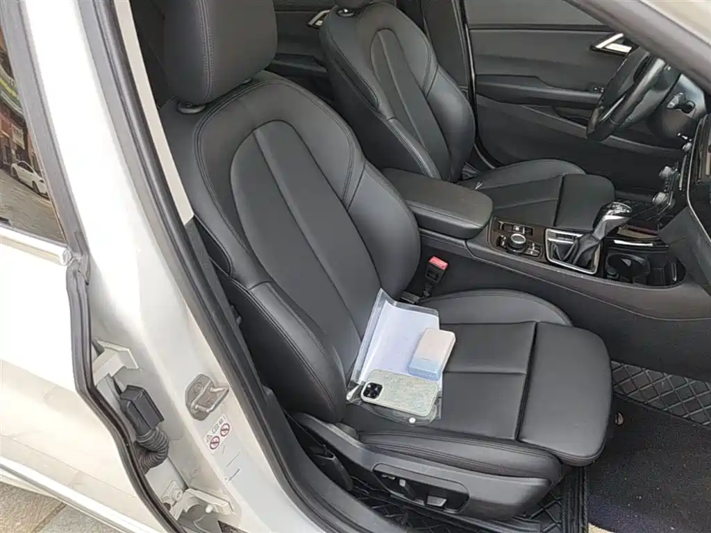 BMW 1 Series 2018 118i Sport Edition фото 24