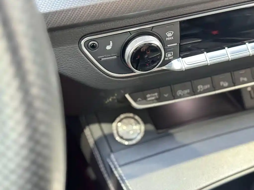 Photo 10 - Audi Q5L