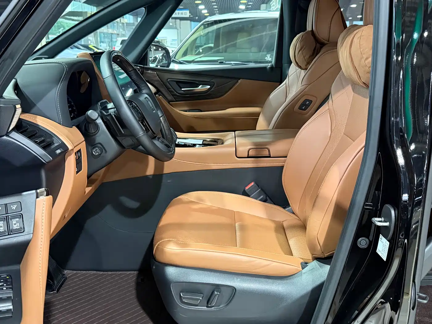 Toyota Vellfire 2024 Crown Hybrid 2.5L Executive Premium Edition фото 4