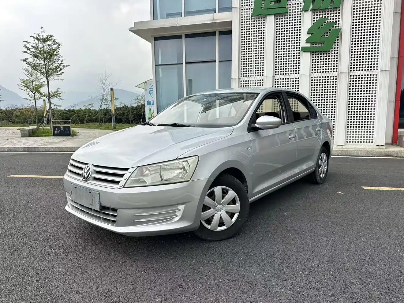 Volkswagen Santana 2013 1.6L Automatic Trend Edition фото 6