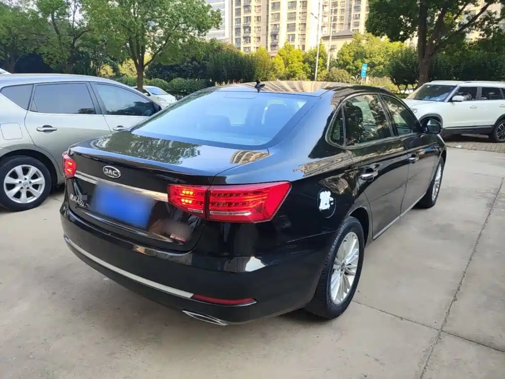 JAC JAC Refine A60 2019 2017 1.5TGDI Automatic Luxury Business Model