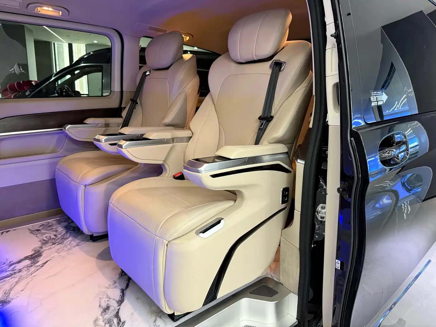 Mercedes-Benz V-Class 2022 V 260 Pilot Edition фото 13