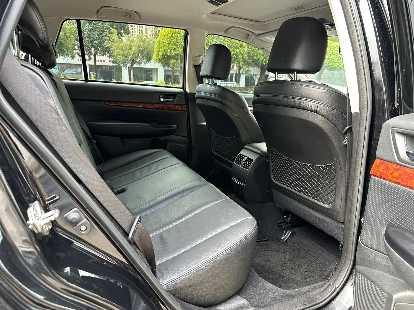 Subaru Outback 2011 2.5i Luxury Edition фото 10