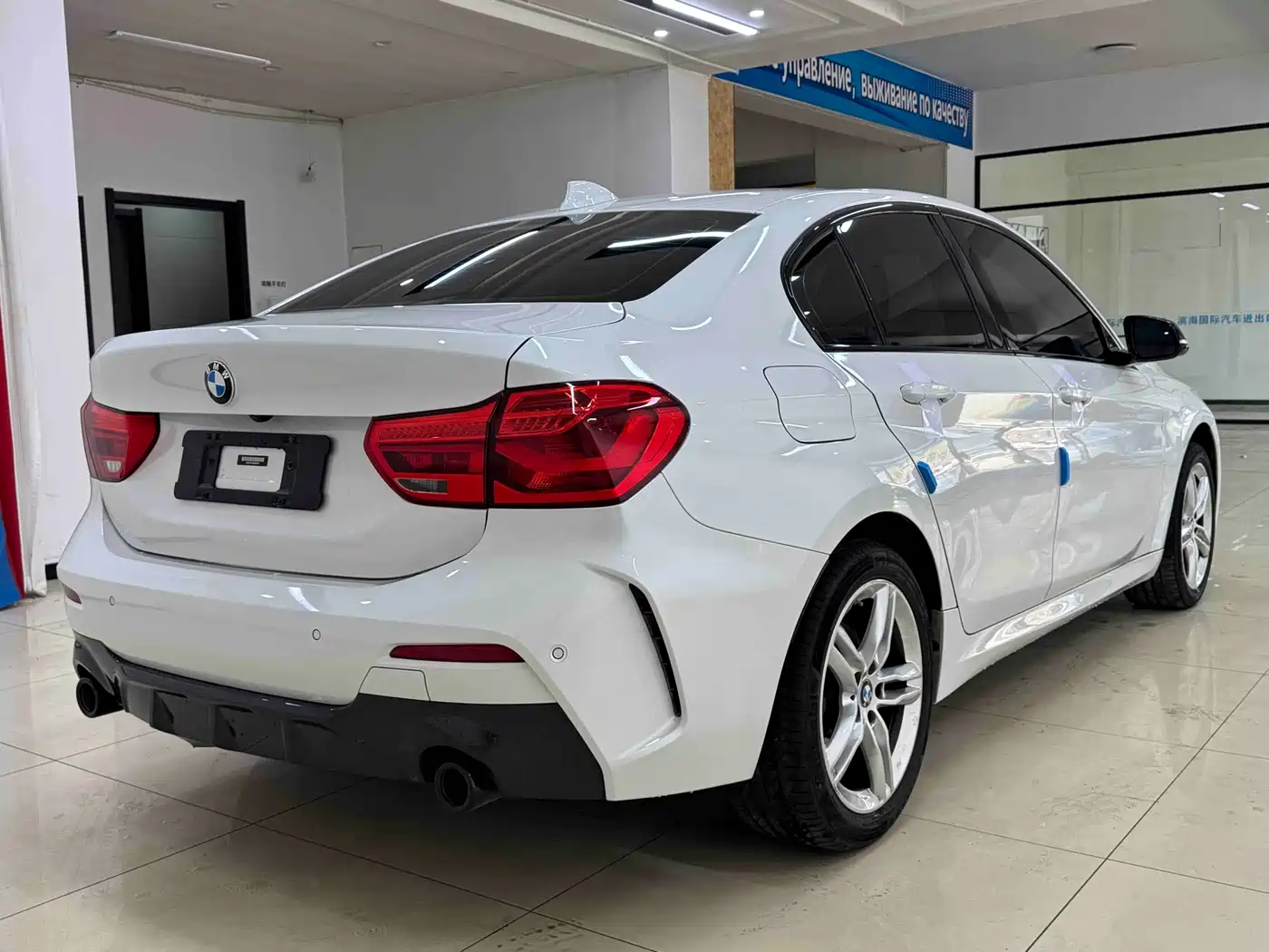 BMW 1 Series 2021 Facelift 120i M Sport Shadow Edition фото 6
