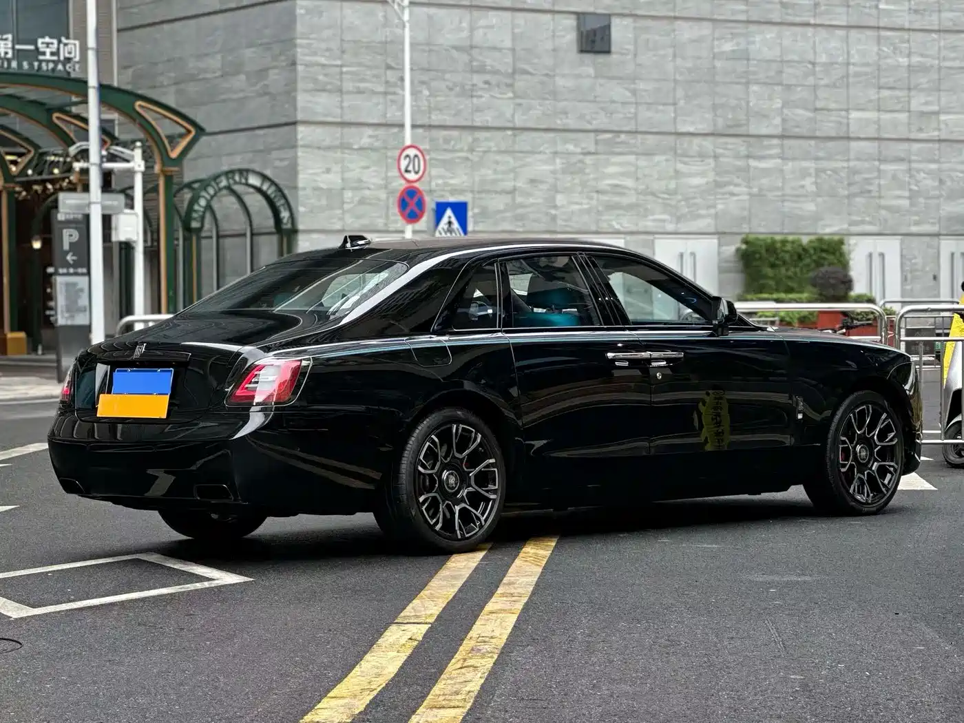 Rolls-Royce Ghost 2023 2022 6.7T Black Badge