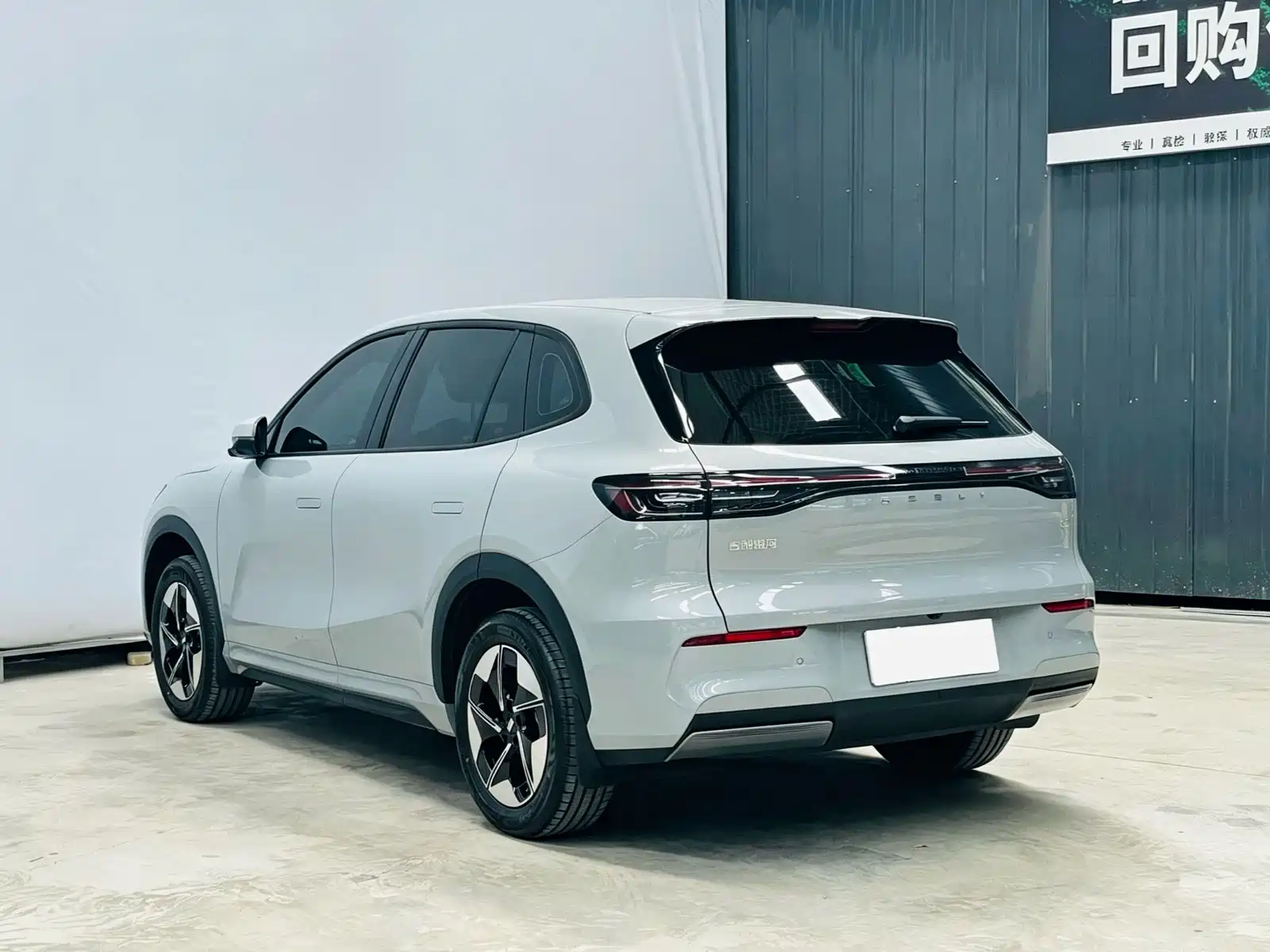 Фото 6 - Geely Galaxy Galaxy E5