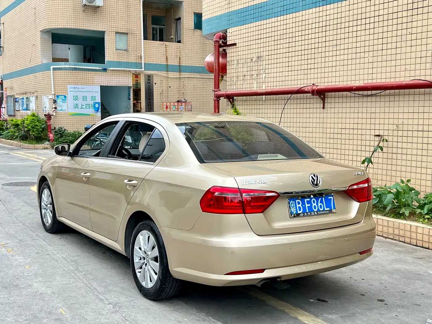 Volkswagen Lavida 2013 Facelift Classic 1.6L Automatic Comfort фото 4