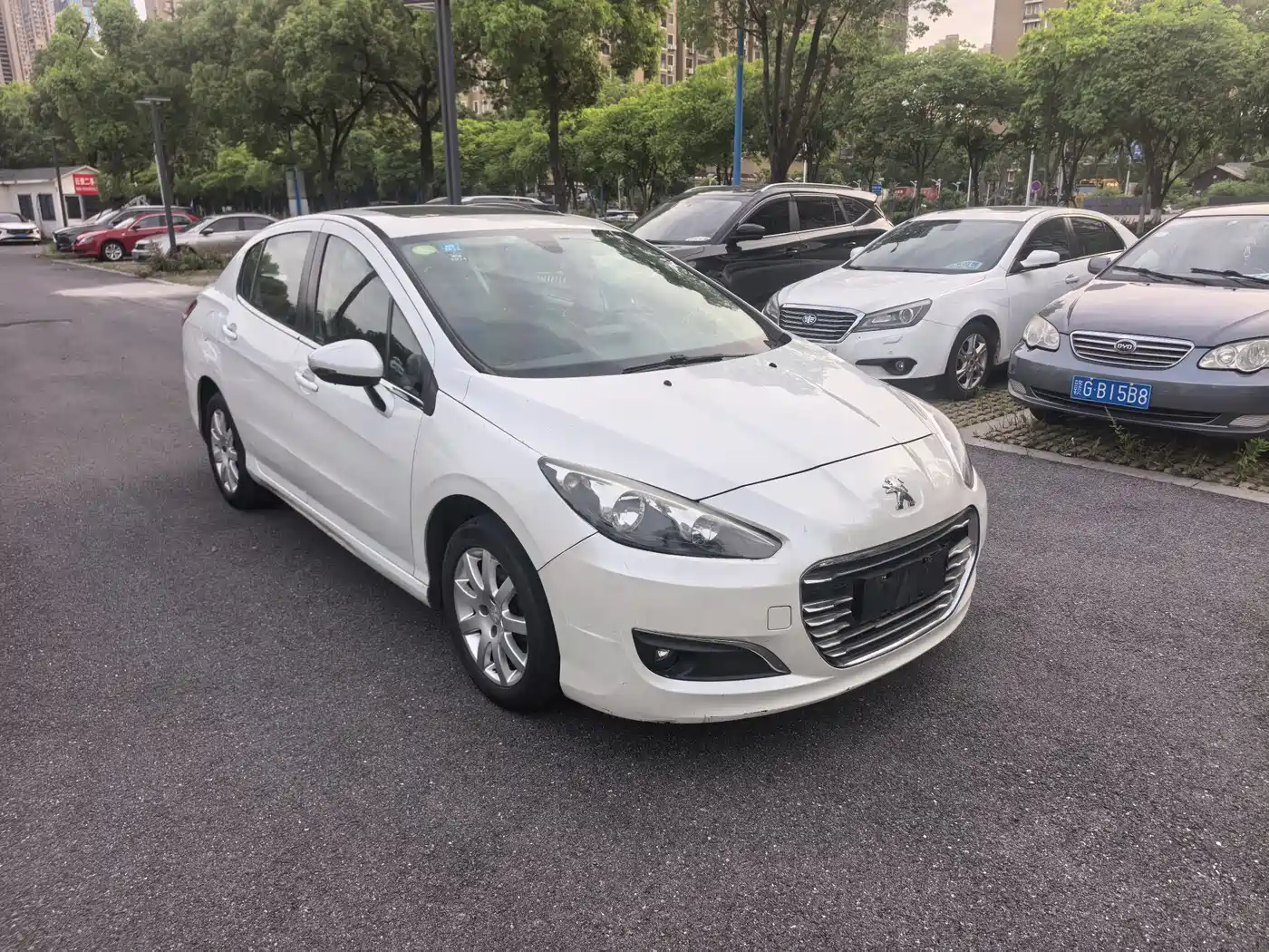 Peugeot 308 2014 Model Joy Edition Classic 1.6L Automatic Trend Style фото 3