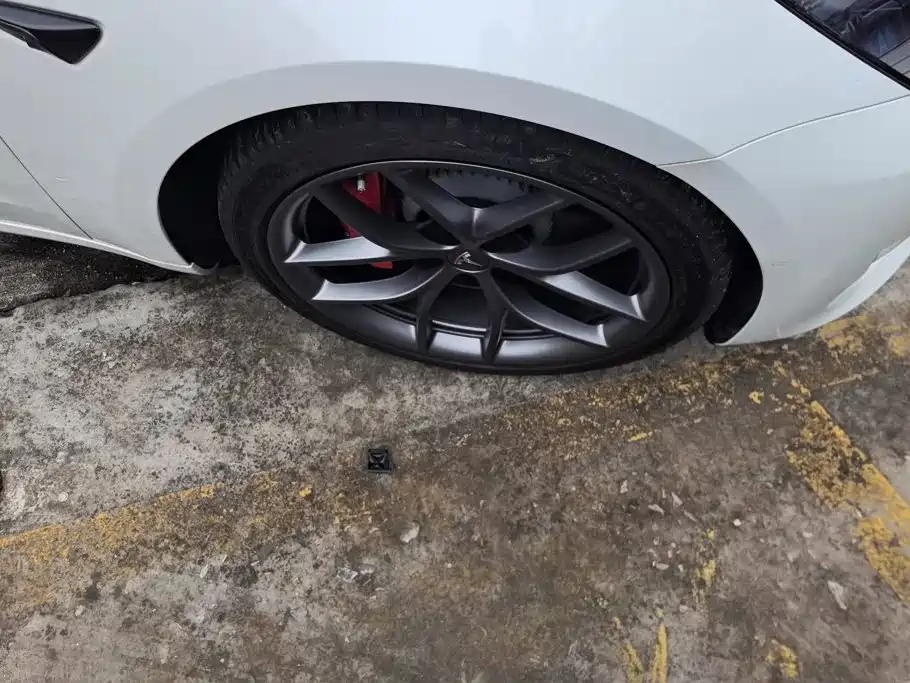 Фото 6 - Tesla Model 3
