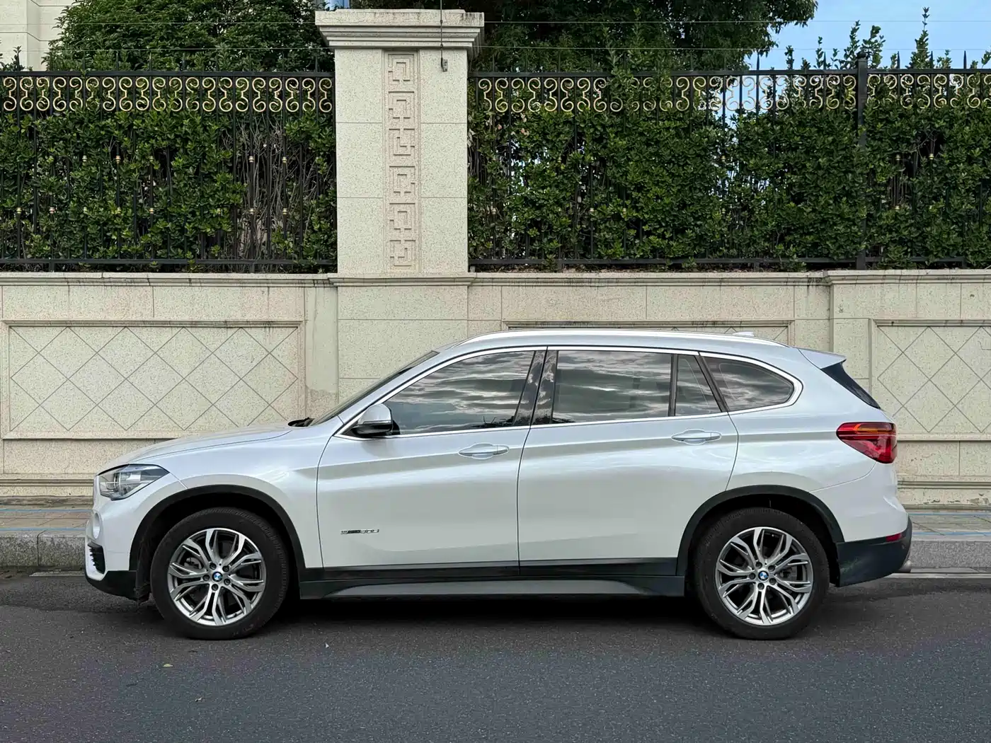 BMW X1 2018 sDrive20Li Leading Model фото 3