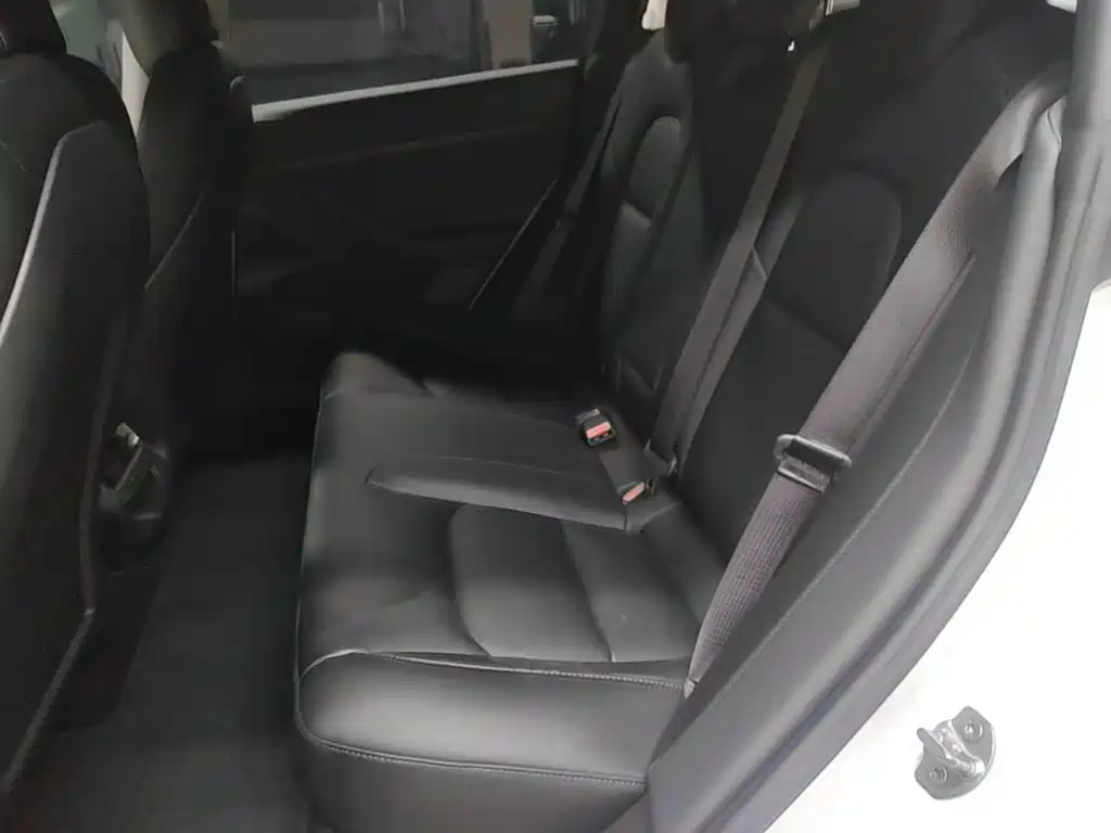 Фото 17 - Tesla Model 3