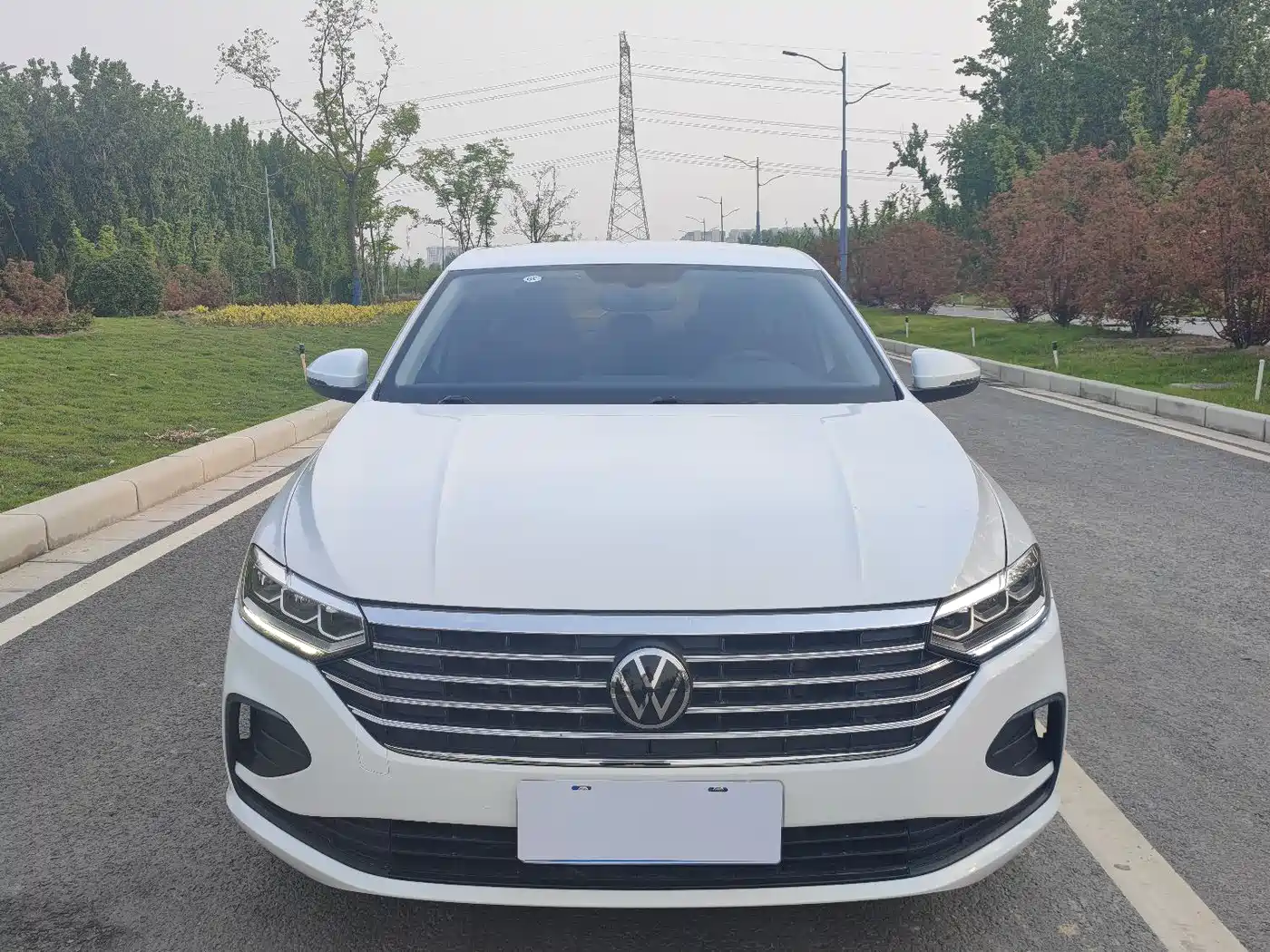 Volkswagen Lavida 2023 1.5L Auto Delight Edition фото 2