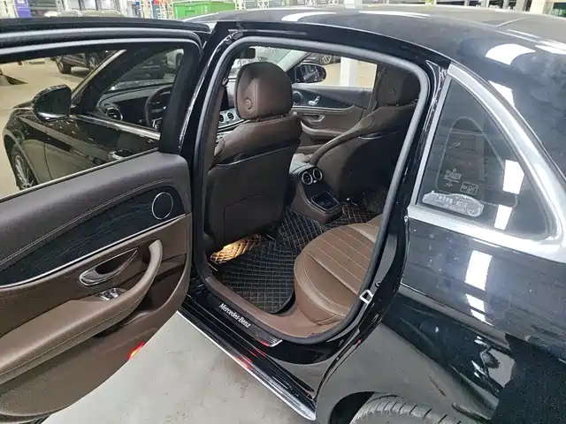 Mercedes-Benz E-Class 2022 Model Facelift II E 260 L — фото 4