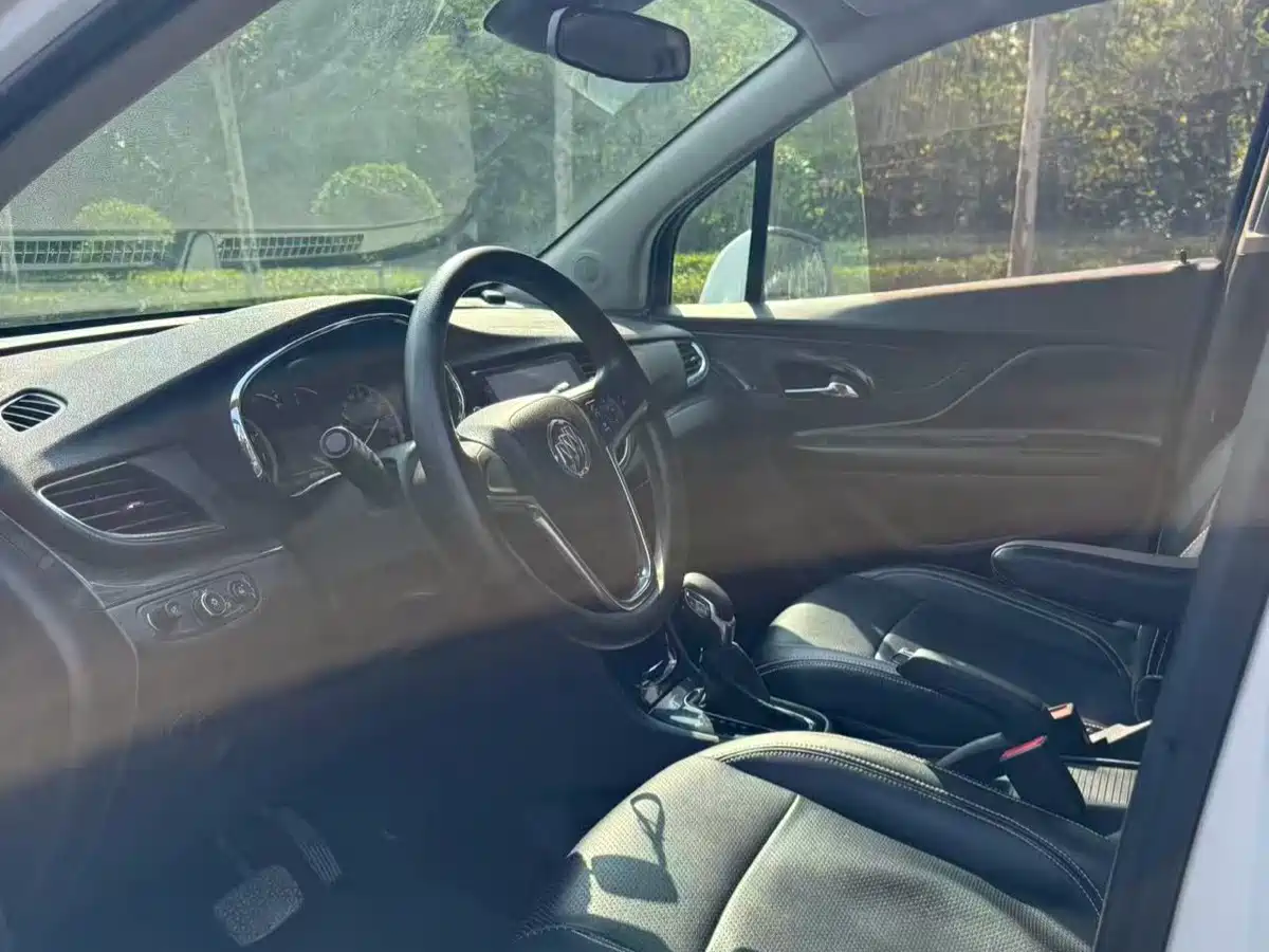 Фото 8 - Buick Encore
